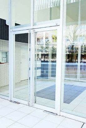 エントランス　ゆとりのあるエントランスです