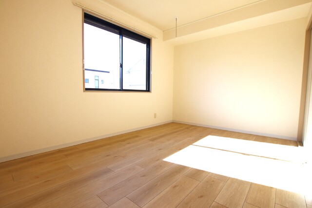 その他部屋・スペース　南側洋室６帖　和室を洋室にリフォームしました！