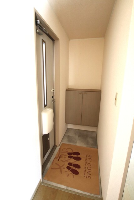 玄関　ぜひ１度ご内見を♪