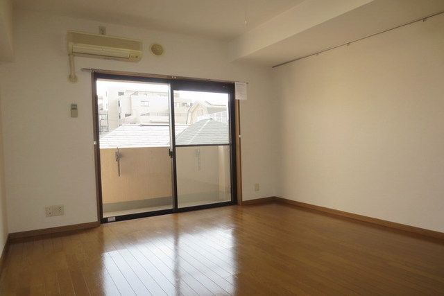 その他部屋・スペース　広々とした居室です。