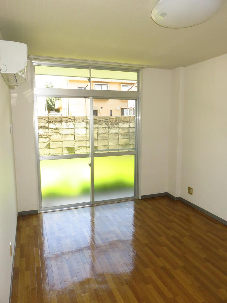 居室・リビング　ネット無料！家電付き！コインランドリー無料！