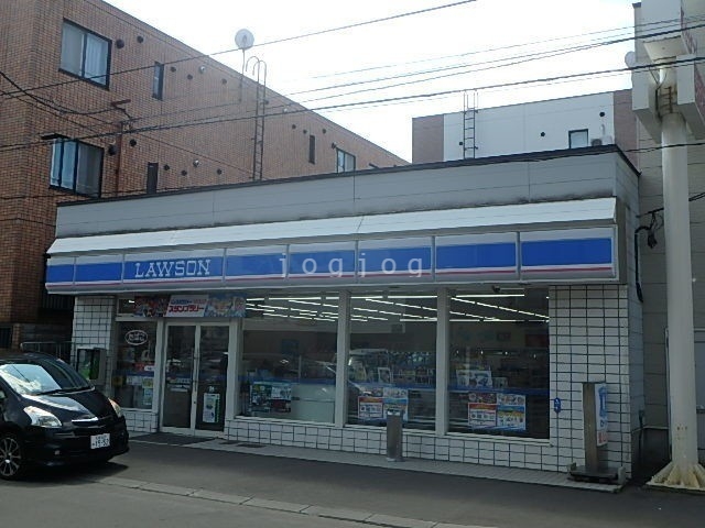 コンビニ　ローソン札幌南7条西店（コンビニ）まで356m
