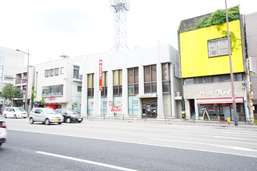 銀行　鹿児島銀行伊敷支店（銀行）まで629m