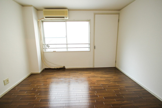 居室・リビング　※別部屋の写真です