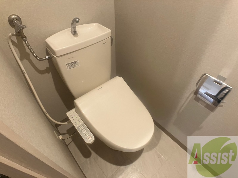 トイレ　シャワートイレになっているので快適です！