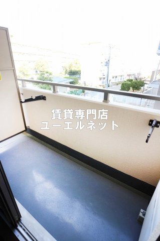 バルコニー　バルコニー付きで採光＆風通し良好！