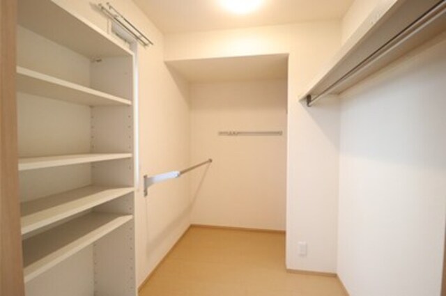 収納　ウォークインクローゼット