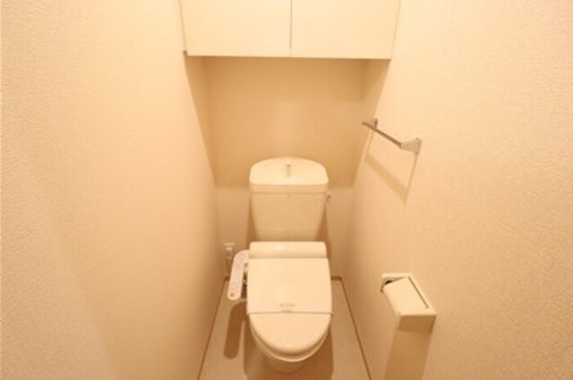 トイレ　温水洗浄暖房便座