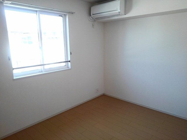 その他部屋・スペース　落ち着いて過ごせるお部屋なので、寝室にいかがでしょうか