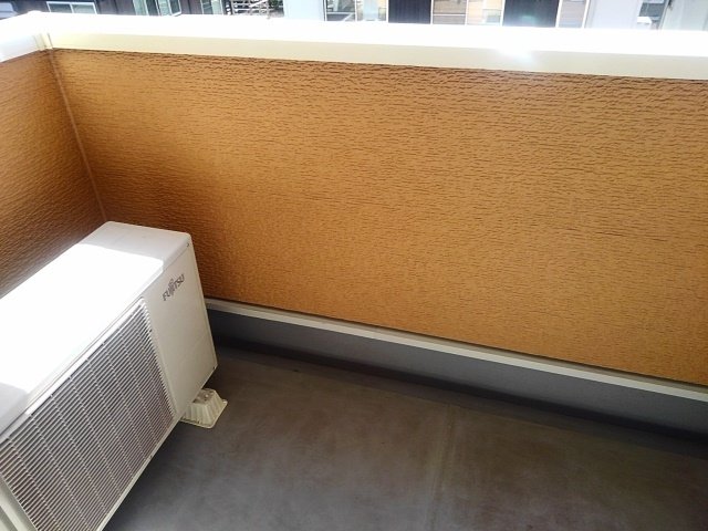 バルコニー　お洗濯にも便利なバルコニー付き