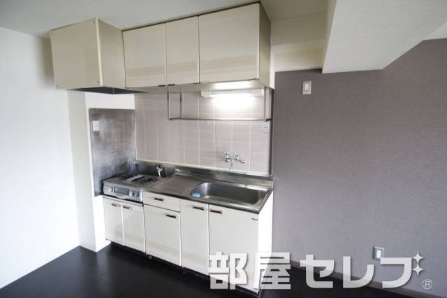 キッチン　２口ガスコンロ設置。