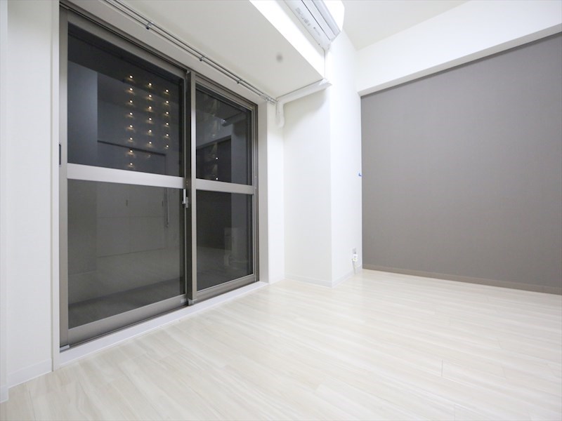 バルコニー　洋室7帖　エアコン完備　バルコニー