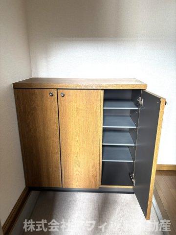 玄関　シューズボックス