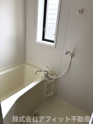 バス・シャワールーム　窓あり