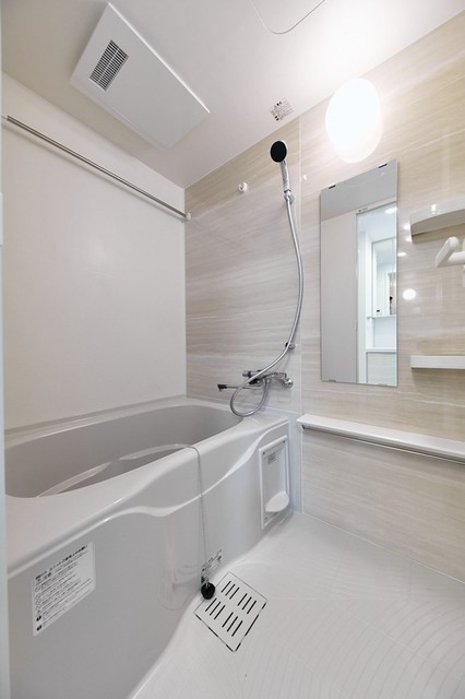 バス・シャワールーム　※写真は同タイプ住戸です。