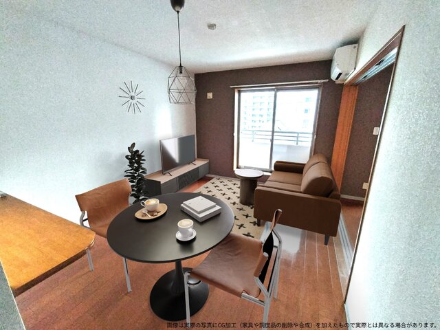 居室・リビング　画像は実際の写真にＣＧ加工（家具や調度品の削除や合成）を加え