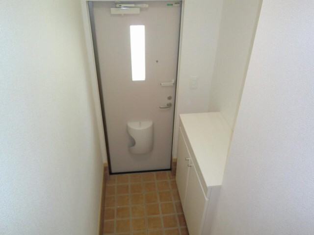 玄関　※反転２０２号室の写真
