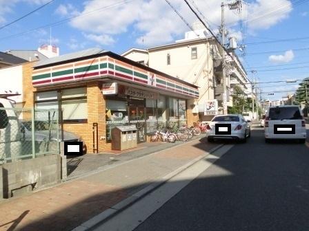 コンビニ　セブンイレブン（コンビニ）まで321m