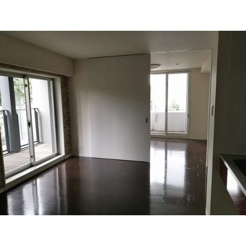 居室・リビング　室内