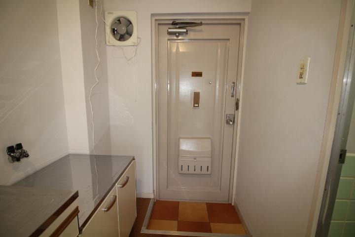 玄関　※同型別号室イメージ