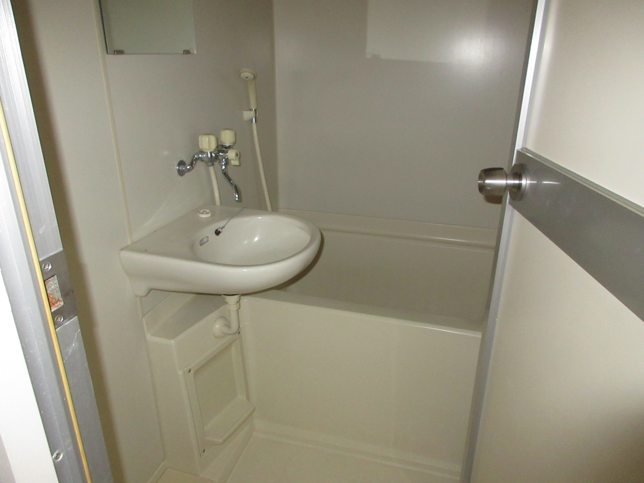 バス・シャワールーム　※別のお部屋の写真です。現況を優先させていただきます。