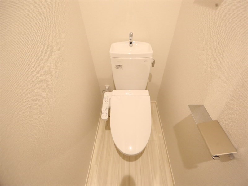 トイレ　温水洗浄暖房便座付トイレ