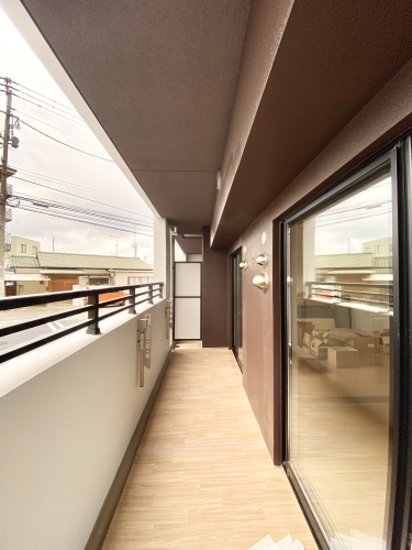 バルコニー　弊社２ＬＤＫ施工事例※参考写真（色味や設備位置は異なります）