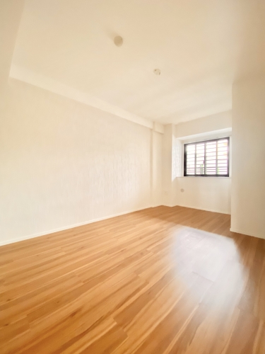 居室・リビング　弊社２ＬＤＫ施工事例※参考写真（色味や設備位置は異なります）