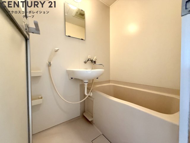 バス・シャワールーム　シンプルで機能的なユニットバスです！