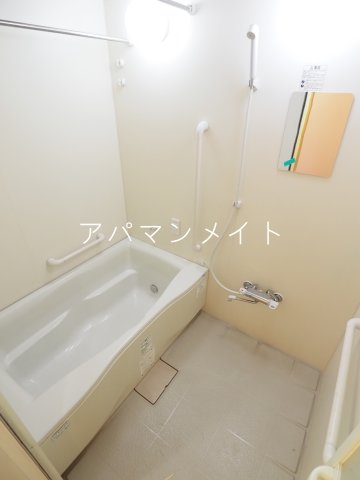 バス・シャワールーム　落ち着いた空間のお風呂です