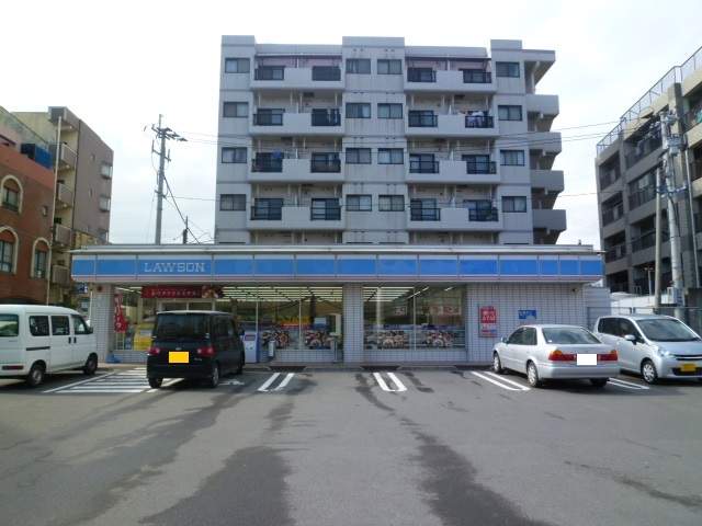 コンビニ　ローソン鹿児島草牟田２丁目店（コンビニ）まで424m