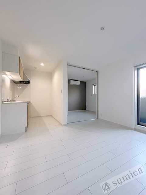 居室・リビング　ホワイトベースで明るい内装♪