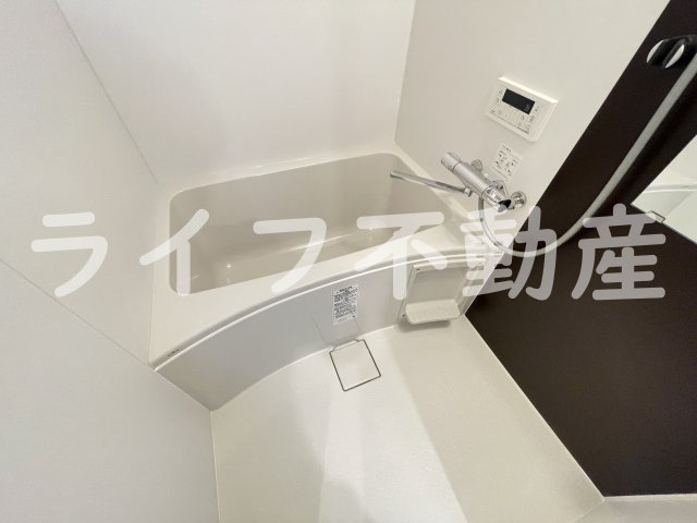 バス・シャワールーム　コンパクトで使いやすいお風呂です