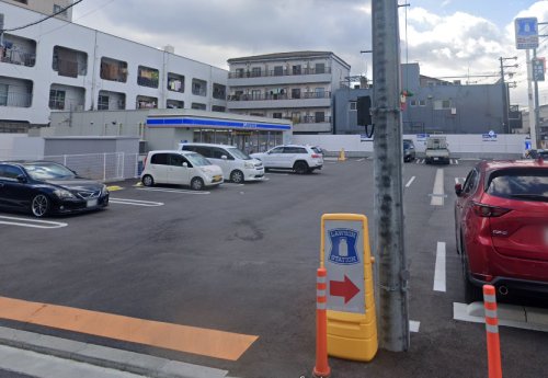 コンビニ　ローソン 東大阪寿町三丁目店（コンビニ）まで64m