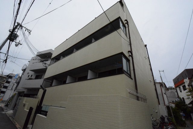 建物外観　安心のオートロック付き♪