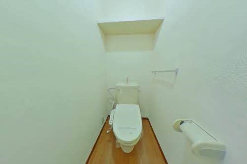 トイレ　温水洗浄暖房便座トイレです