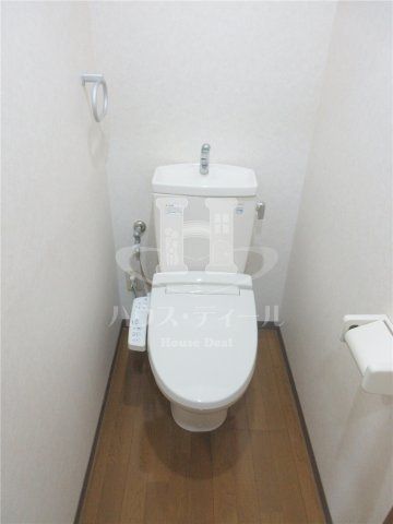 トイレ　別号室参考写真です