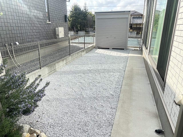 庭　専用庭（砂利敷き）物置利用可