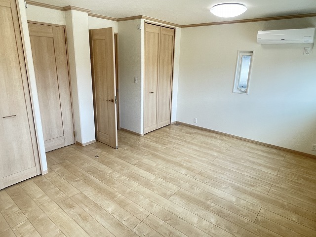 その他部屋・スペース　2F　洋室10帖　5帖2部屋へ変更相談も可