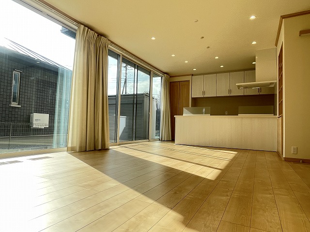 居室・リビング　ワイドな18帖　リビング