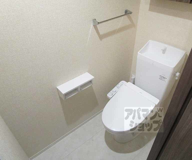 トイレ　１０２号室の写真です。