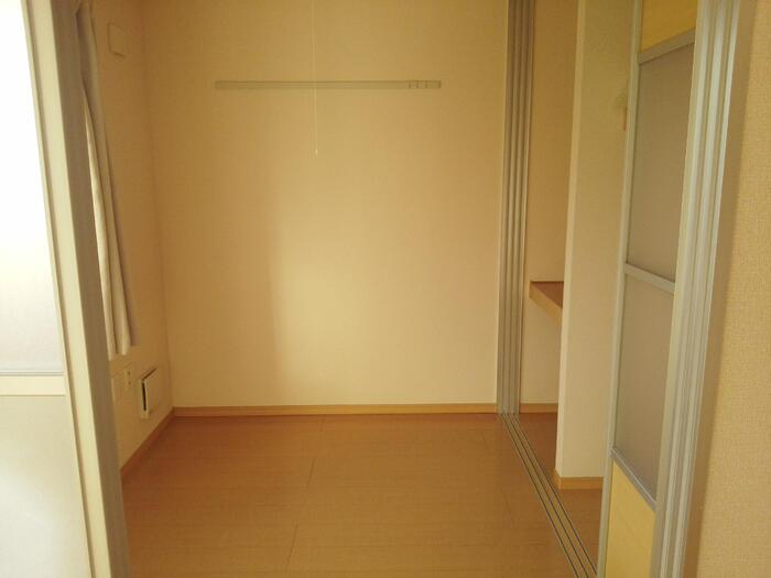 その他部屋・スペース　洋室部分・収納を備えた機能的なお部屋です♪