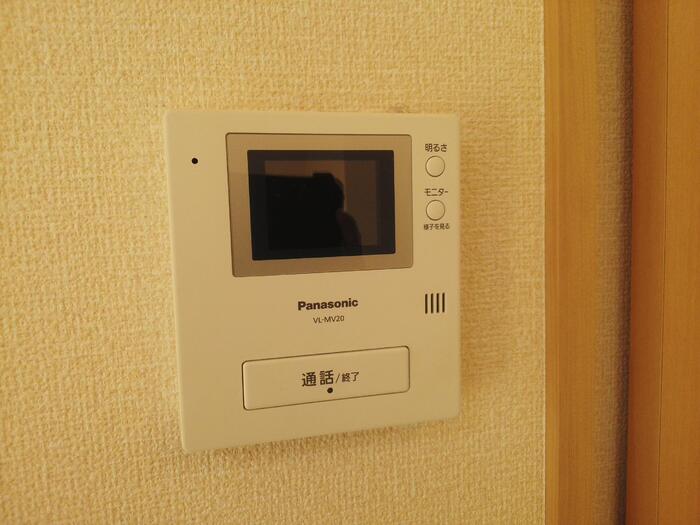 セキュリティ　モニタ付きインターホンで防犯性◎