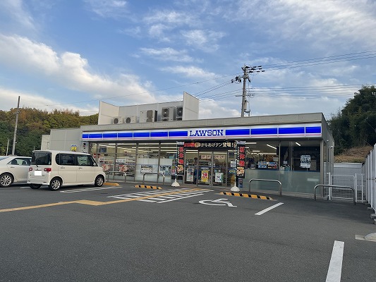 コンビニ　ローソン（コンビニ）まで572m