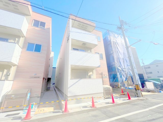 建物外観　オシャレな外観。この周辺では飛びぬけて目立っています。