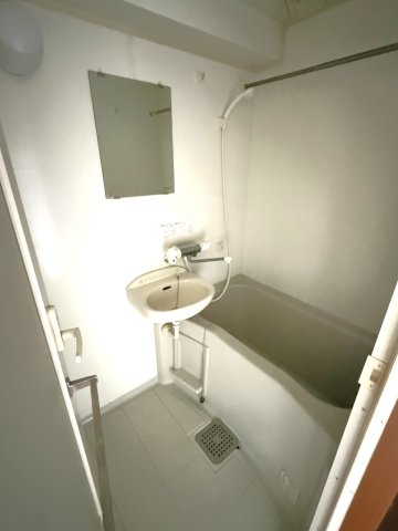 バス・シャワールーム　同間取り別部屋参考写真