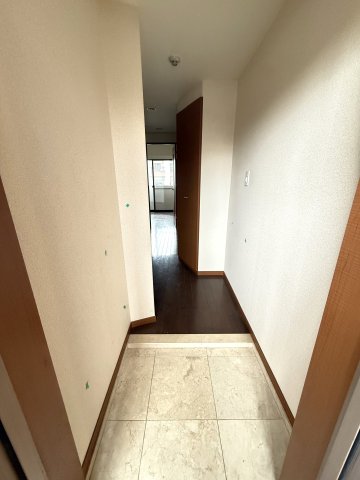 玄関　同間取り別部屋参考写真