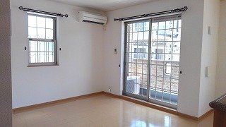 居室・リビング　こちらのリビングで趣味の時間をお楽しみください
