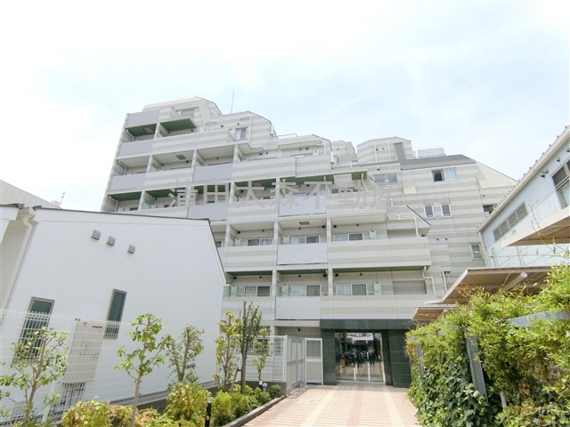 建物外観　2013年12月築　RC鉄筋コンクリート造地上7階建て1K