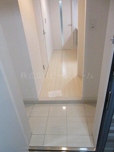 玄関　※別号室参考写真